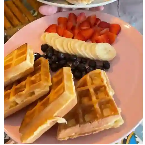 Waffles con Frutas