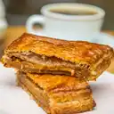 Pastelillo de Crema y Arequipe