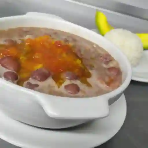 Cazuela de Frijoles Almuerzo