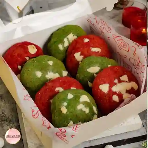 Galletas red velvet y pistachos caja x 6