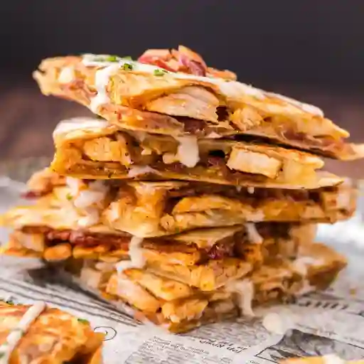 Quesadilla pollo tocineta