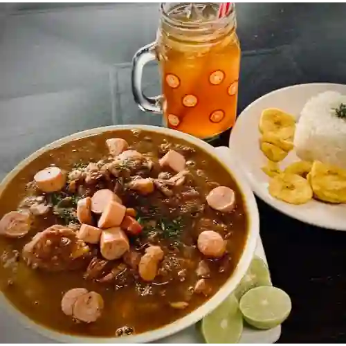 Sopa Zaragoza con Patica de Cerdo