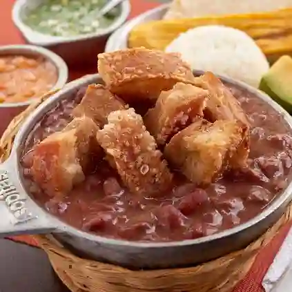 Prime Frijolada Chicharrón