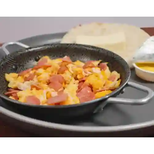 Arepa con Huevos con Jamón