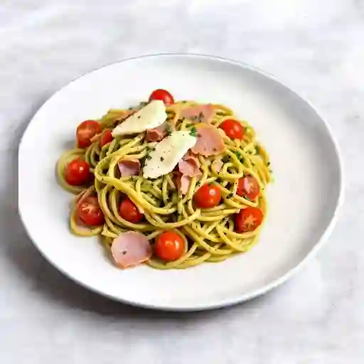 Spaguetti Al Pesto con Jamón Serrano