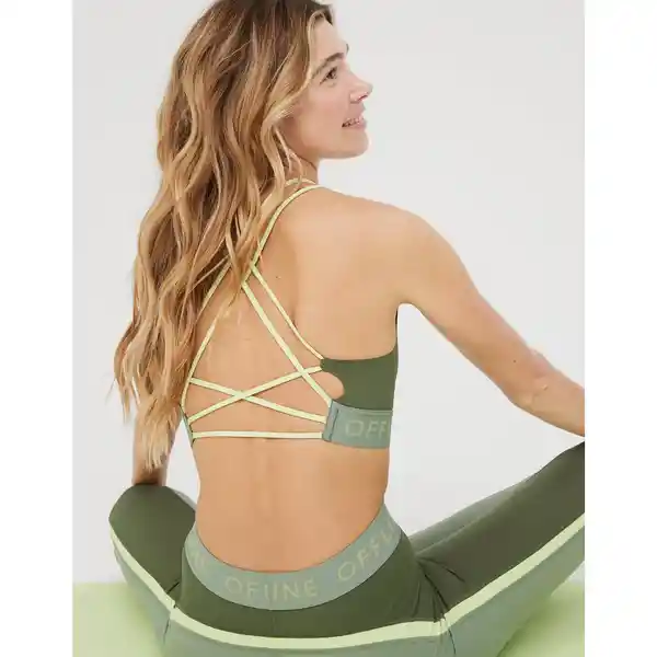 Top Deportivo Aerie Verde Talla MEDIUM American Eagle