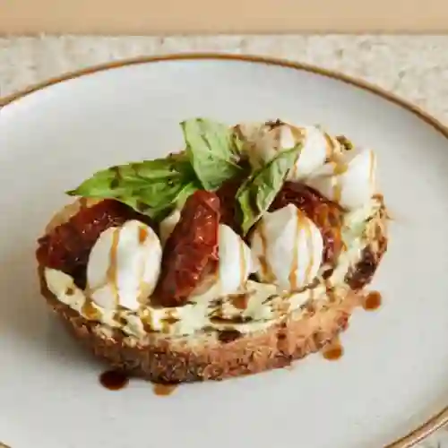 Tostada Caprese
