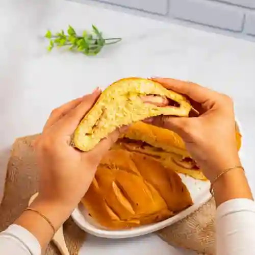 Pan de Jamon y Queso