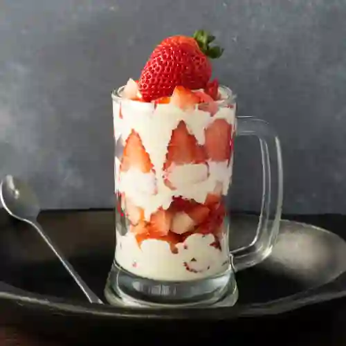 Fresas con Duraznos con Crema Mixta