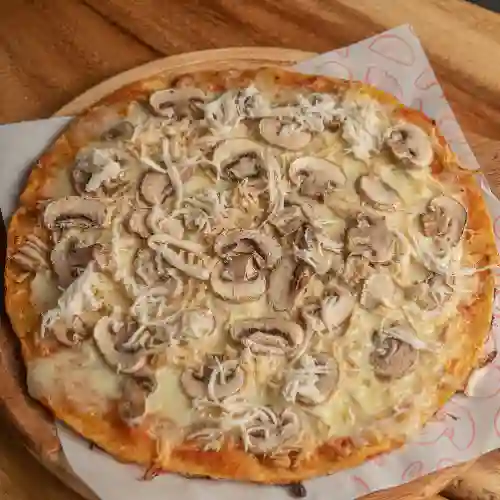 Pizza Pollo y Champiñón