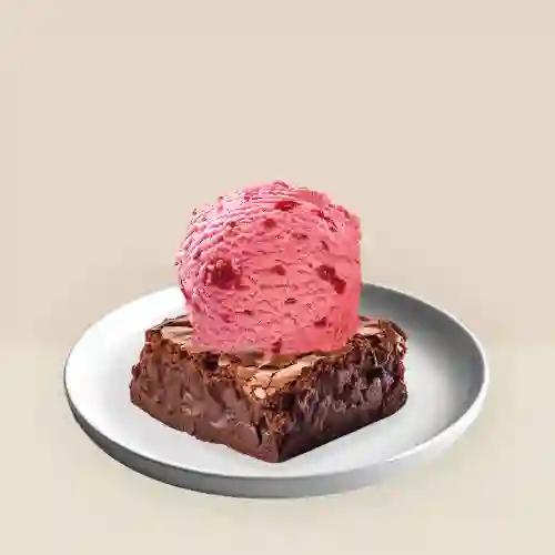 Brownie con Helado de Frutos Rojos