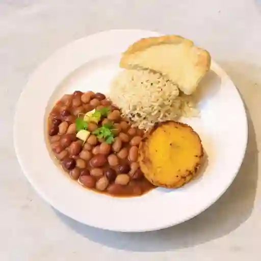 Media con porcion de arroz