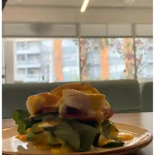Huevos Benedictine