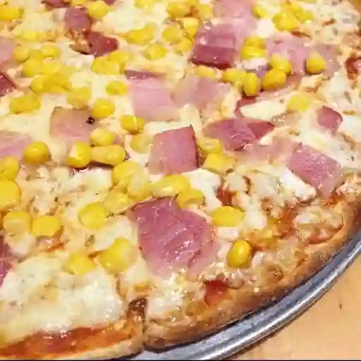 Pizza Tocineta y Maíz