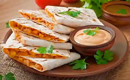 Quesadilla con Chilorio