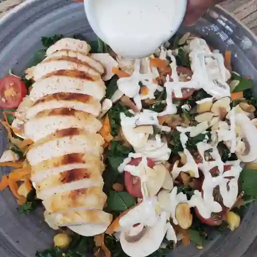 BOWL POLLO ESPINACA KALE Y TAHINI