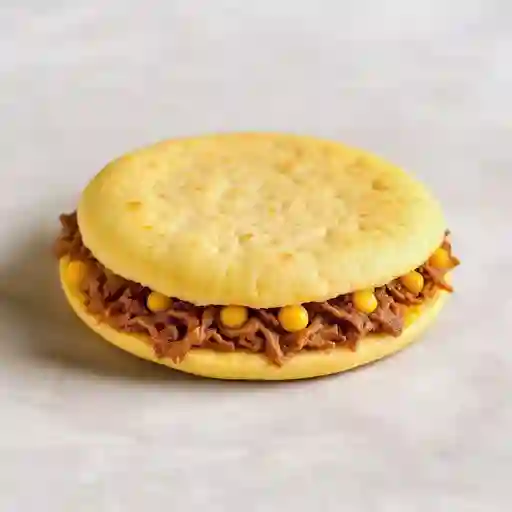Arepa de carne desmechada