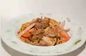 Tallarines con Lomo Saltado