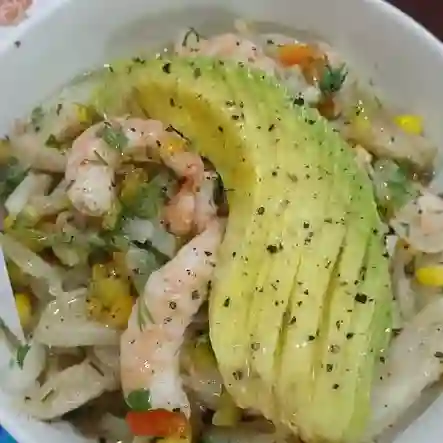 Ceviche de Pescado Peruano con Camarón