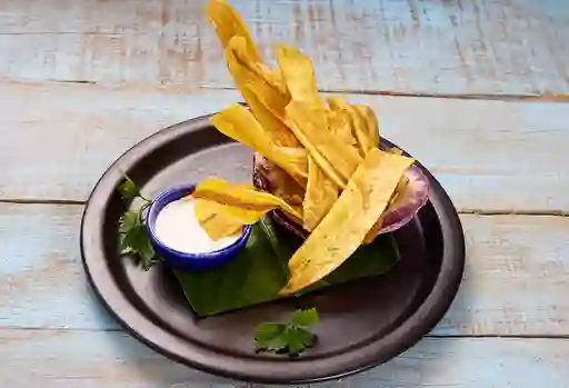Chips de Plátano Verde con Suero