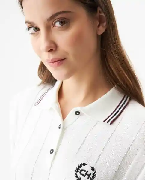 Polo Racing Femenino Crudo Porcelana Claro Talla S Chevignon