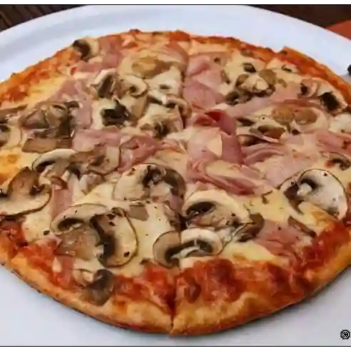 Pizza Jamón y Champiñones Familiar