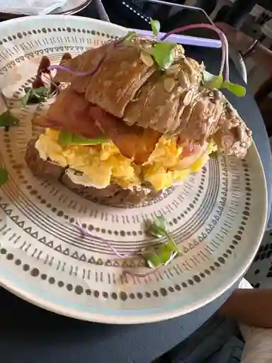 Sándwich de croissant