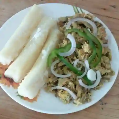 Desayuno con salpicon de jurel