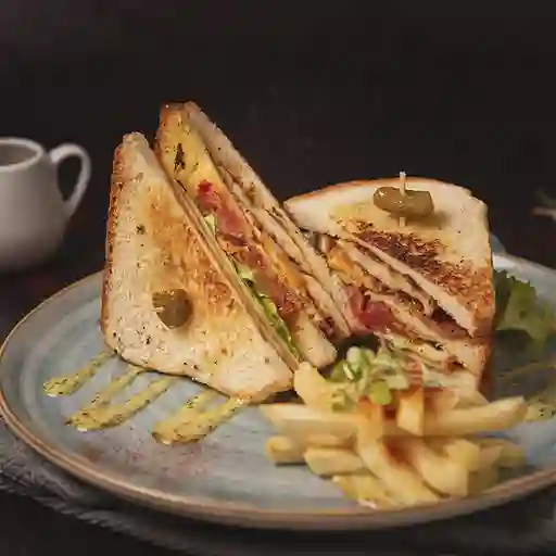 Sándwich Club House Gourmet