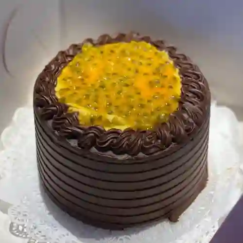 Torta de Chocolate con Maracuyá