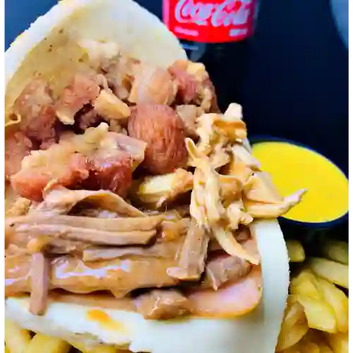 Arepa Super Chicharrona en Combo