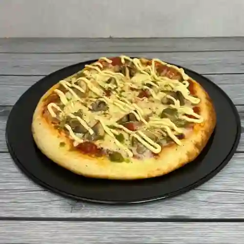 Pizza Pollo Aioli de la Casa