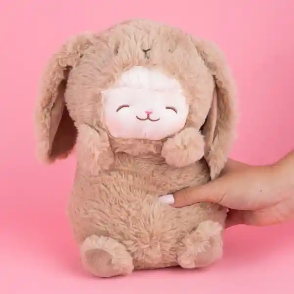 Peluche Lamb Baa Con Disfraz de Conejito 10In Mini Family Miniso