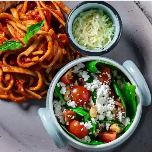 Pasta Almendra Napolitana con Salmón