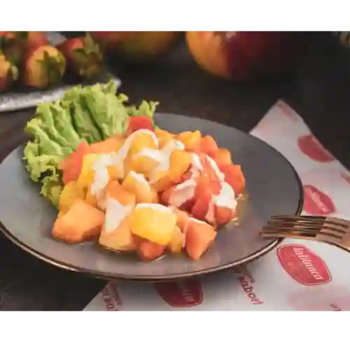 Media Porcion de Ensalada de Fruta