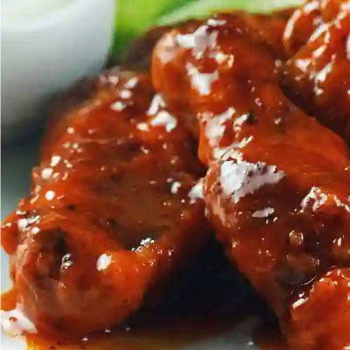 C18. Hot Zone Wings (2 Personas)