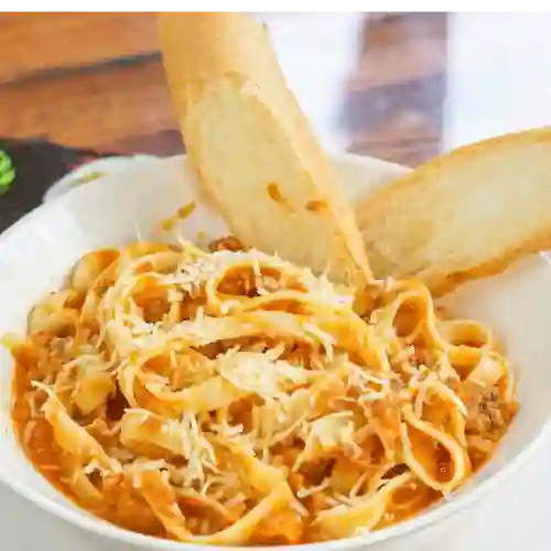 Penne en Salsa Boloñesa