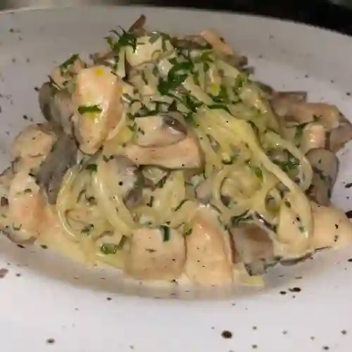 Pasta salmón  champiñón