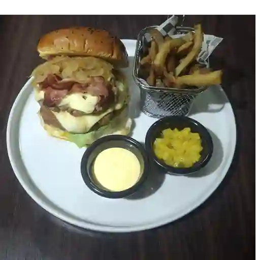 Doble carne + papas a la francesa