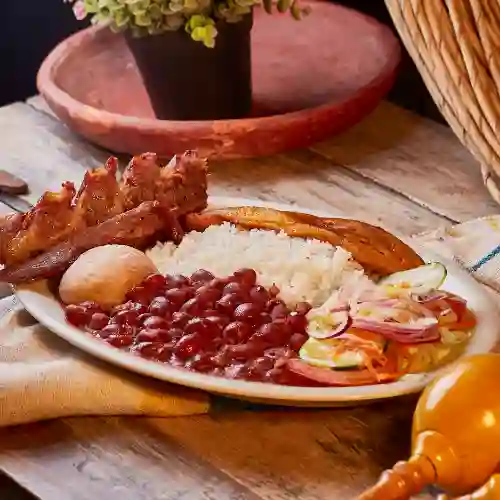 Bandeja con Carne Asada