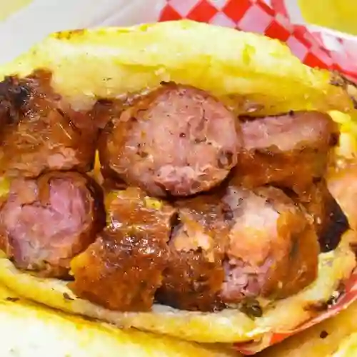 Arepa Rellena de Chorizo