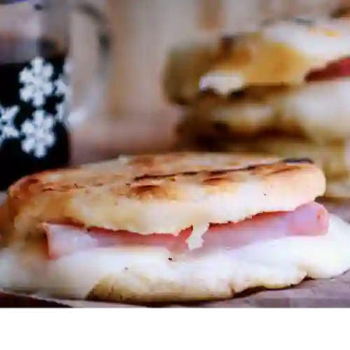 Arepa Queso Jamon