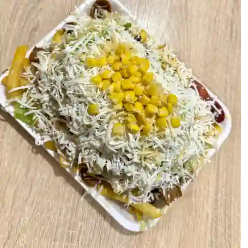 Salchipapa carne-pollo
