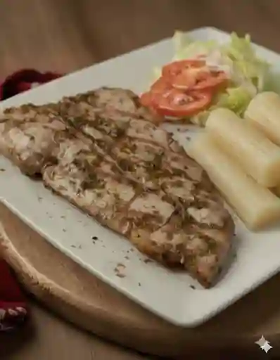 Combo Punta de Anca de Cerdo con Yuca Bebida