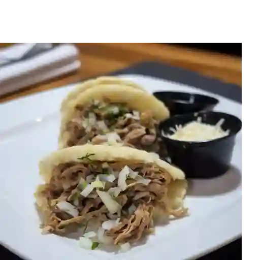 Arepita querida de carne + coca cola 250