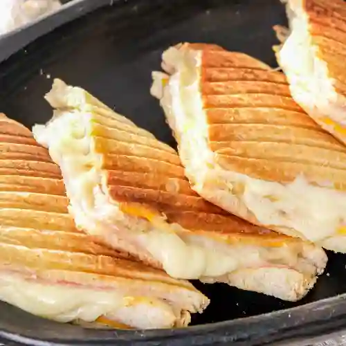 Sándwich Jamón y Queso