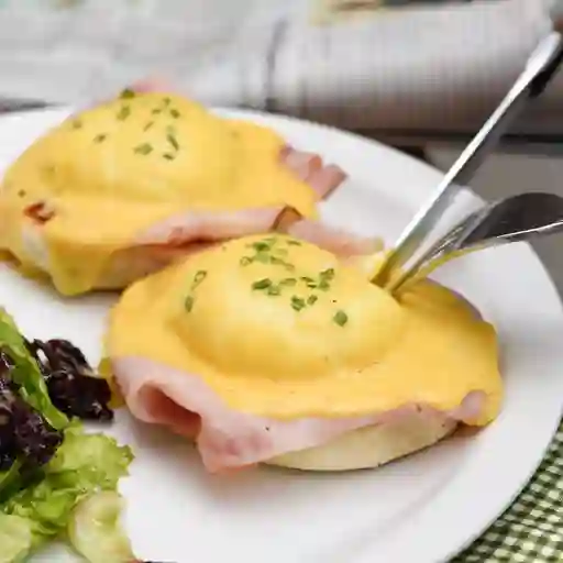 HUEVOS BENEDICTINOS JAMON
