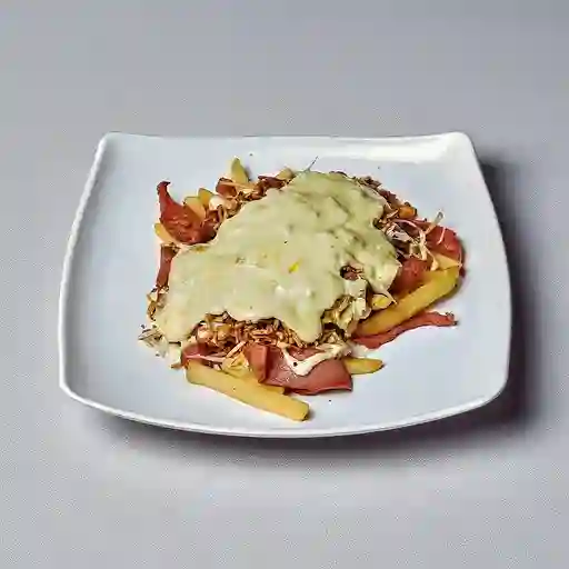 Salchipapa Gratinada