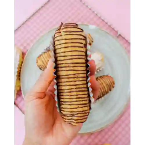 Eclair Crema Pastelera