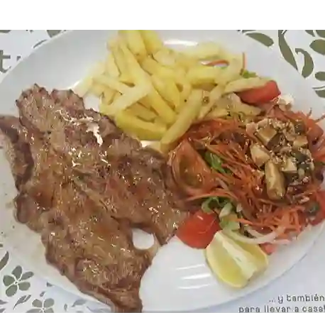 Lomito de Cerdo + Papas Francesas.